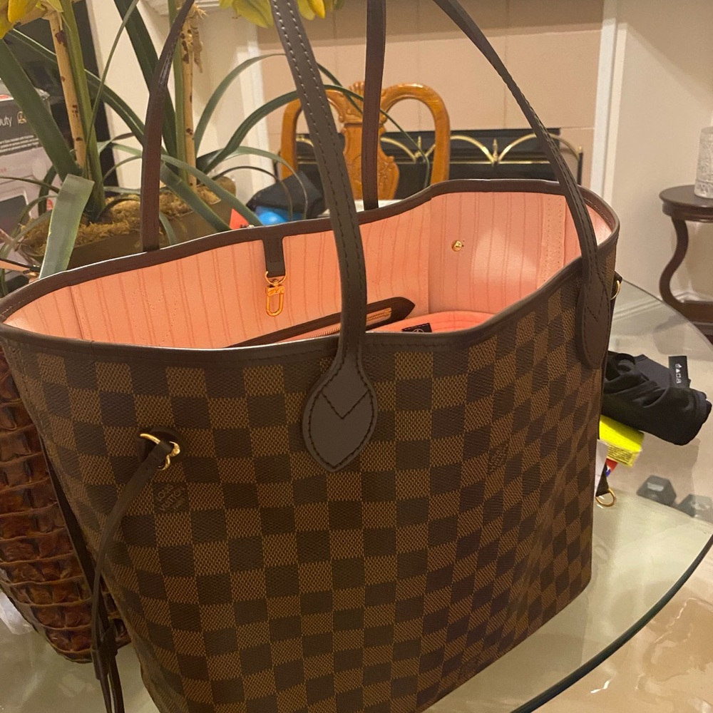 Louis Vuitton Neverfull Damier MM